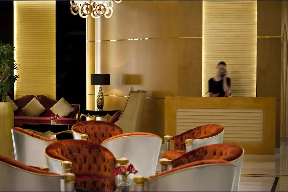 Vogue Damac Mall Street Near Burj Khalifa Dubai